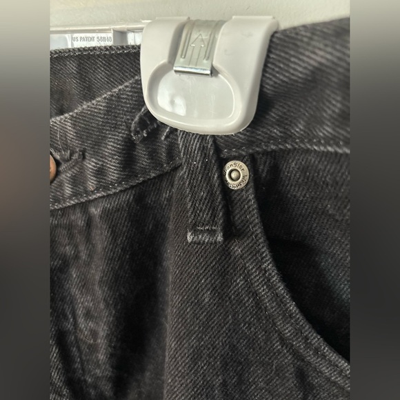 Wrangler | Relaxed Fit Black Jeans | Size 38x30 - Picture 4 of 7